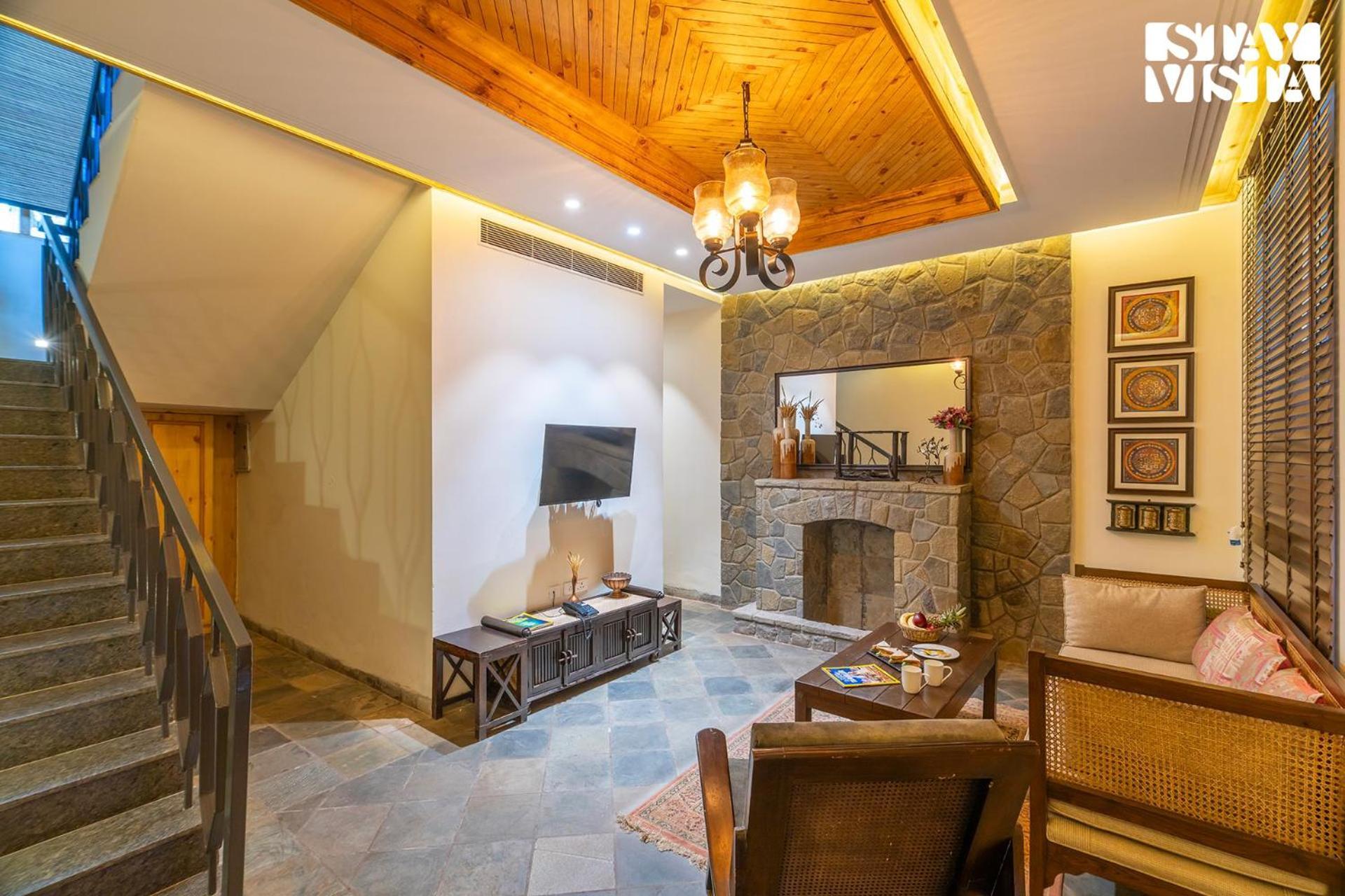 Stayvista At Sylvana Villas With Lawn, Bbq And Jacuzzi Kasauli Exterior photo