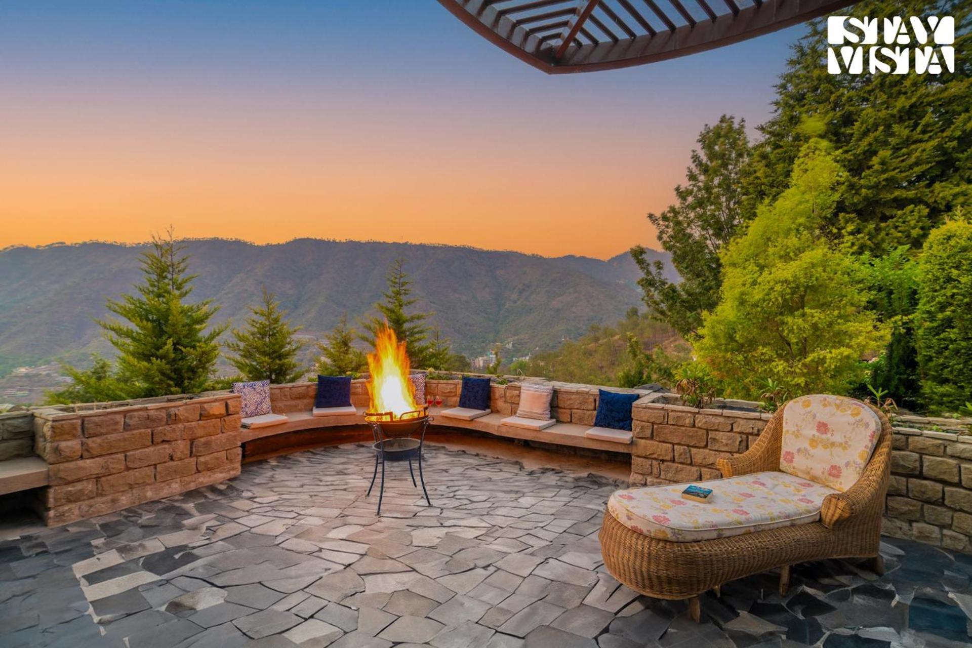 Stayvista At Sylvana Villas With Lawn, Bbq And Jacuzzi Kasauli Exterior photo